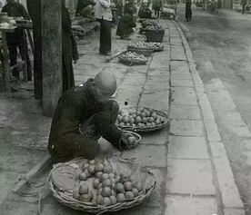 滕州街头吃瓜事件,一场引发热议的网络围观